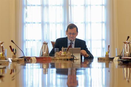 5/08/2016. El presidente en funciones preside la reunión del Consejo de Ministros. El presidente del Gobierno en funciones, Mariano Rajoy, p...